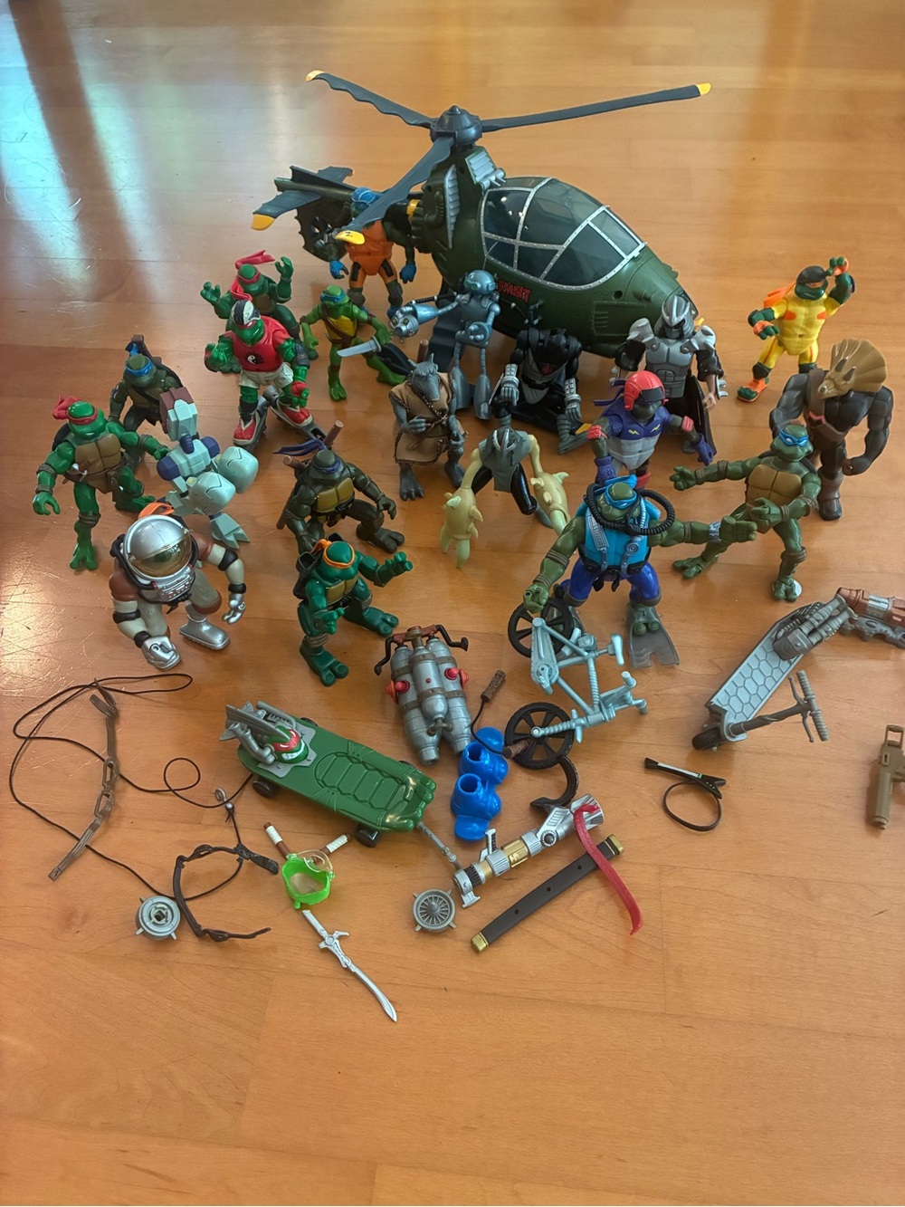 Teenage Mutant Ninja Turtles Green Action Figures Playset with Helicopter